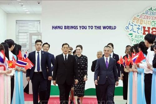 Nhà vua Thái Lan và Hoàng hậu kết thúc tốt đẹp chuyến thăm cấp Nhà nước đến Việt Nam