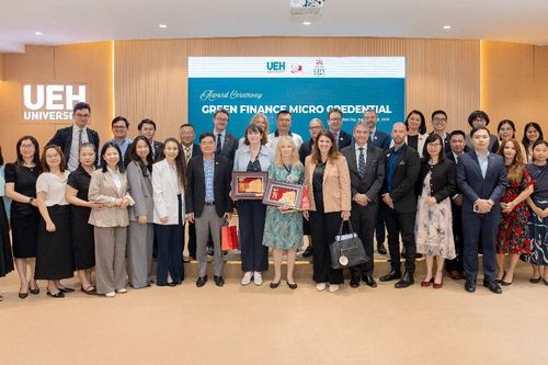 Nhân lực cho tài chính xanh: Đại học UEH và City St George's của Anh trao đổi định hướng hợp tác đào tạo