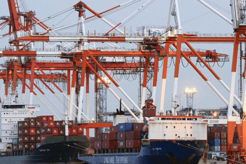 Nhật Bản thâm hụt thương mại 4 tháng liên tiếp vì giá dầu cao và đồng yên yếu