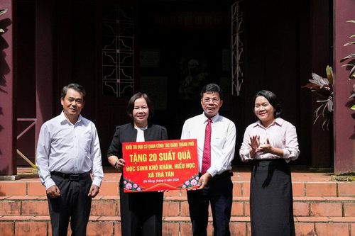 Khối thi đua Cơ quan công tác Đảng thành phố Đà Nẵng sinh hoạt chuyên đề tại địa chỉ đỏ
