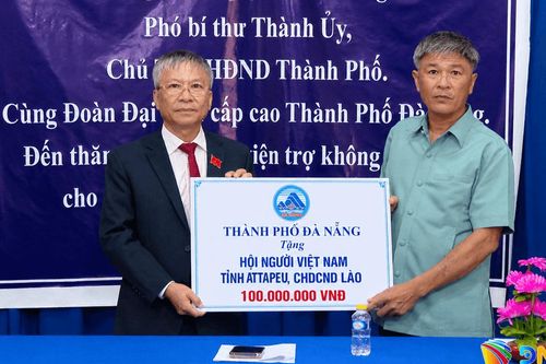 Phát huy vai trò cầu nối của Hội người Việt Nam và Trung tâm tiếng Việt tỉnh Attapeu