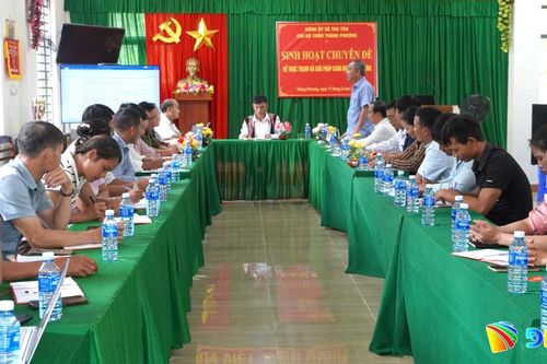 Phó Chủ tịch HĐND thành phố Trần Xuân Vinh dự sinh hoạt chuyên đề tại Chi bộ thôn Thăng Phương