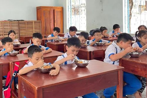 Tăng cường quản lý bữa ăn học đường