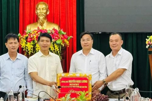 Phó Bí thư Tỉnh ủy, Chủ tịch Ủy ban MTTQ Việt Nam tỉnh Gia Lai Nguyễn Ngọc Lương làm việc với Ban Thường vụ Đảng ủy xã Bình Hiệp