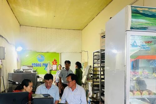 Hộ kinh doanh bánh mì tại Quy Nhơn Nam bị lập biên bản vi phạm an toàn thực phẩm