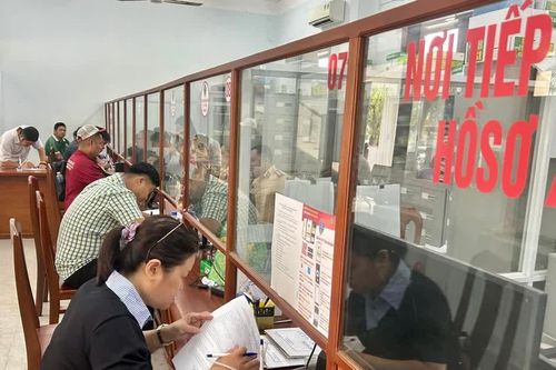 Hệ lụy khi b&aacute;n xe nhưng chưa thu hồi đăng k&yacute;, biển số