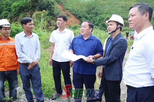 Đồng chí Chá A Của kiểm tra tiến độ một số công trình, dự án trên địa bàn các xã Sông Mã, Huổi Một, Chiềng Sơ