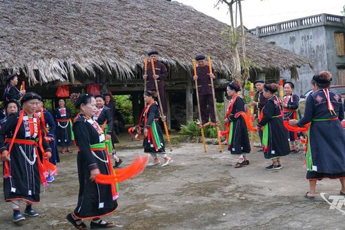 'Giữ lửa' làn điệu Sấng Cọ ở Phú Thịnh