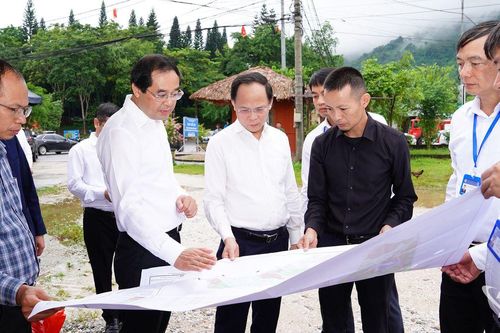 Bí thư Tỉnh ủy Trịnh Xuân Trường khảo sát khu vực dự kiến đặt Tượng đài Chủ tịch Hồ Chí Minh