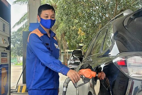 Giá xăng tăng gần 1.400 đồng/lít, dầu diesel áp sát 30.000 đồng