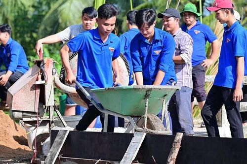 Tuổi trẻ Vĩnh Long chung tay xây dựng nông thôn mới