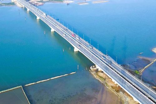 Quảng Trị: Thi công hạng mục thay gối cầu Gianh cũ, phương tiện lưu thông thế nào?