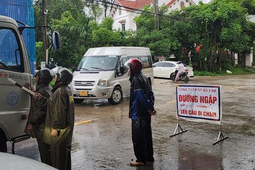 Ninh Bình: Mưa lớn gây ngập đường tỉnh 479, phân luồng giao thông