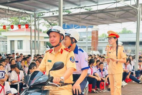 Cà Mau trang bị kỹ năng lái xe an toàn cho toàn dân nhân dịp năm học mới