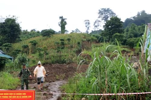 Sụt lún, nứt đất đe dọa 78 hộ dân ở Lâm Đồng
