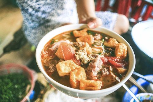 Ăn sáng bún riêu