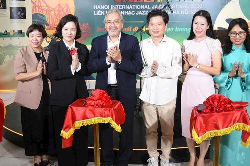 Khai mạc triển lãm "Jazz & Phố - Giao thoa không biên giới"