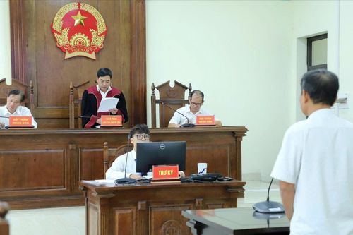 Xét xử sơ thẩm vụ án hình sự "Gian lận bảo hiểm xã hội"