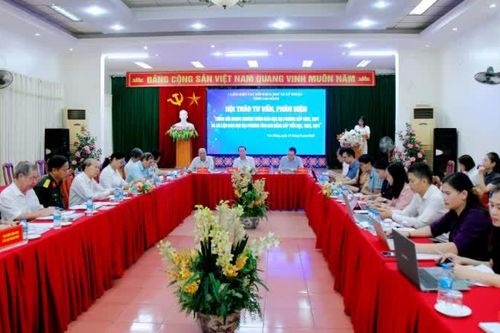 Hội thảo tư vấn, phản biện chỉnh sửa khung chương trình và tài liệu giáo dục địa phương