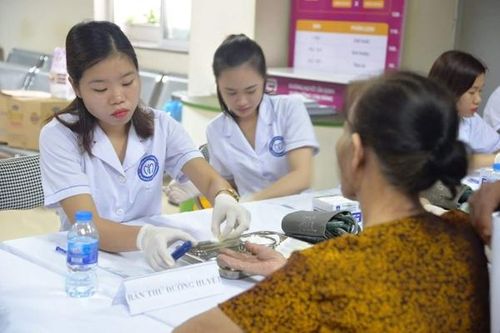Chăm sóc an toàn cho người bệnh không lây nhiễm