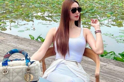 Người đẹp Kiên Giang sở hữu căn nhà 7 tầng ở đường Điện Biên phủ, U40 tuyên bố không lấy chồng, tận hưởng hạnh phúc một mình