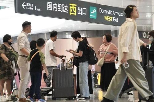 Mỗi tháng chi 22 triệu đồng để đi học bằng... máy bay, nam sinh viên vẫn tiết kiệm hơn một nửa so với thuê nhà