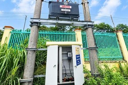 Bọn trộm táo tợn đào đất, phá tủ điện để trộm dây cáp lấy lõi đồng