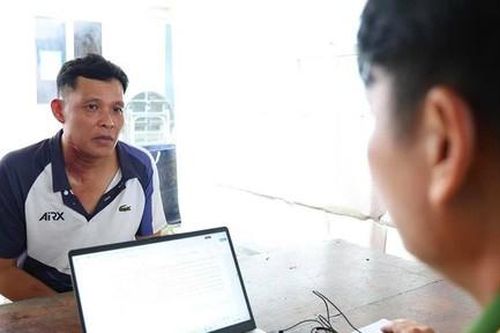 Bắt giam gã chồng tạt xăng đốt vợ cũ vì ghen tuông