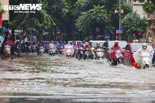 Dự báo thời tiết Hà Nội hôm nay 17/9: Mưa lớn tiếp diễn, đề phòng ngập lụt