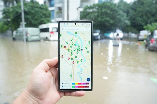 Nước ngập nhiều nơi, 'bản đồ mưa ngập' của iHanoi không thể tra cứu chính xác