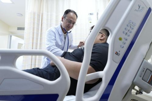 Tăng huyết áp từ 14 tuổi nhưng không chữa, nam thanh niên suy thận khi mới 25
