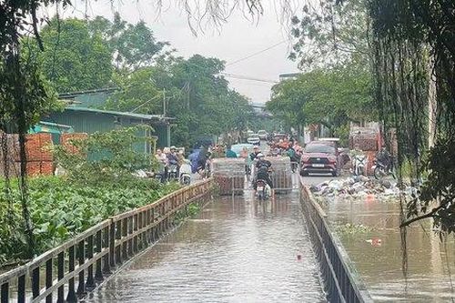 Xã Hưng Đạo: Tạm dừng di chuyển qua cầu Đại Thành, Tân Phú do nước sông dâng cao