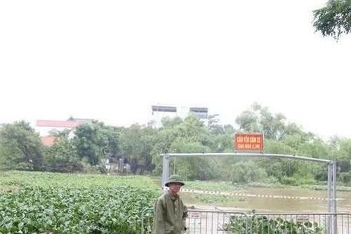 Hà Nội: Lũ sông Đáy vượt báo động II, tạm dừng lưu thông qua cầu Lam Điền