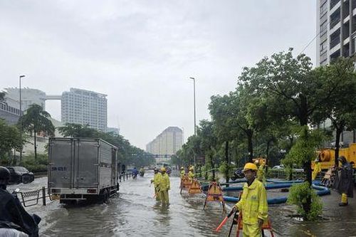 Ứng trực xuyên đêm, tăng cường tiêu thoát nước