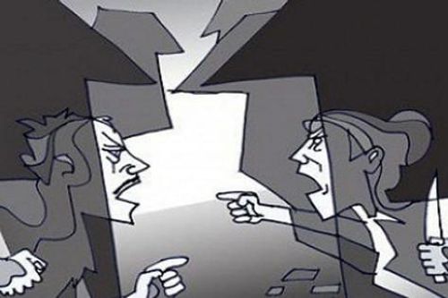 Chỉ vì xích mích nhỏ với hàng xóm...
