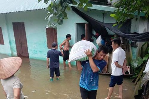 Xã Thạch Thất chủ động '4 tại chỗ', hỗ trợ người dân di dời tài sản khi mưa lũ
