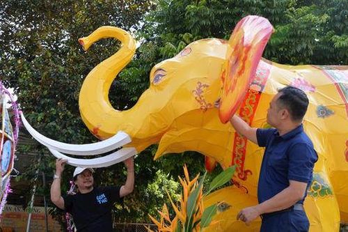 Những hoạ sĩ thổi hồn văn hóa vào đêm Trung thu