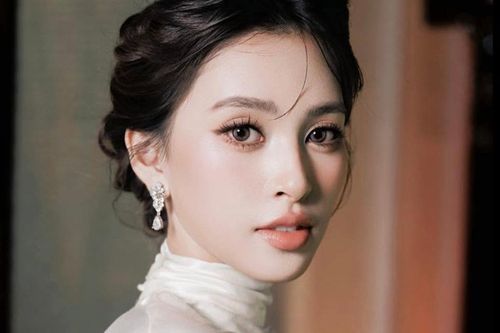 Hoa hậu Tiểu Vy năm 18 tuổi