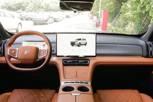 Ngang cỡ Hyundai Santa Fe, SUV 7 chỗ giá 480 triệu đồng, công suất 254 mã lực