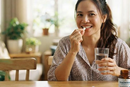 Uống magie khi bụng đói có tốt không?