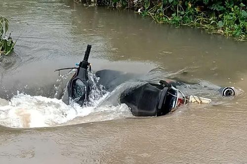 Hà Nội: Khẩn trương xác minh vụ nam sinh nghi mất tích tại đường ngập