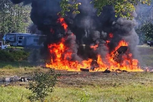 Tiêm kích F-16 Mỹ rơi ở Michigan, cảnh báo nguy cơ hóa chất độc hại