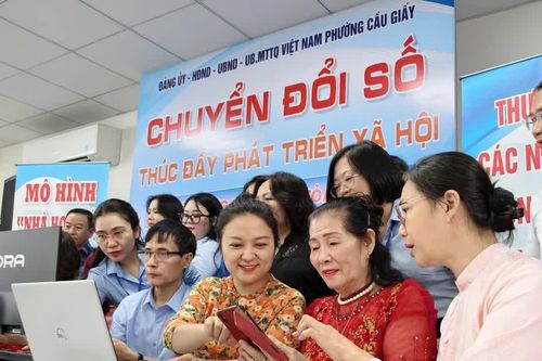 Đưa dịch vụ công trực tuyến đến gần người dân qua 'Nhà họp số'