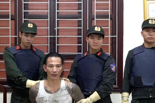 Bắt khẩn cấp giang hồ mạng 'Đức Cộng' về hành vi tổ chức sử dụng trái phép chất ma túy