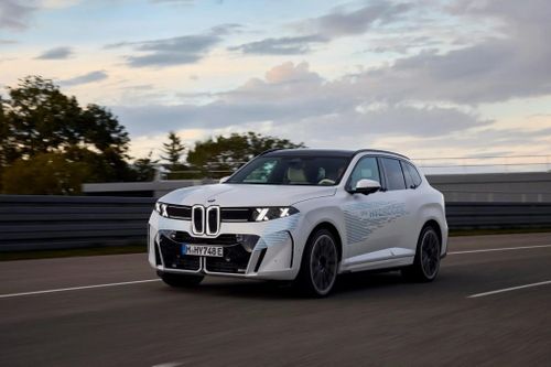 BMW iX5 chạy pin hydro sẵn sàng ra mắt