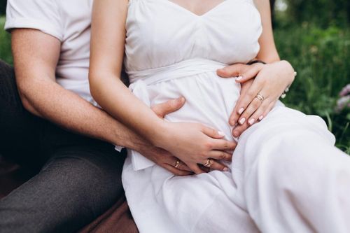 Điều gì xảy ra với cơ thể mẹ trong 3 tháng đầu thai kỳ?