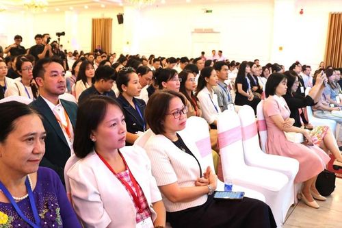 Khoảng 1.000 đại biểu dự Hội nghị 'Kiến tạo mô hình y tế toàn diện trong kỷ nguyên mới'