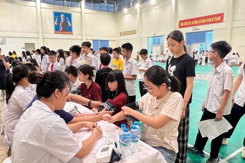 Đề xuất mức thanh toán chi phí khám sức khỏe định kỳ thuộc phạm vi chi trả của Quỹ Bảo hiểm y tế