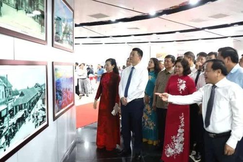 Triển lãm ảnh 'Bắc Ninh xưa và nay': Gìn giữ ký ức để kiến tạo tương lai