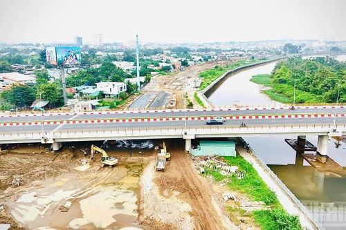 [Ảnh] Đẩy nhanh tốc độ tái thiết không gian ven sông Đồng Nai